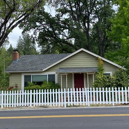 Vans Yosemite Garden Cottage โกรฟแลนด์ ภายนอก รูปภาพ